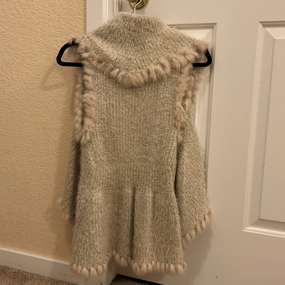 Love Token Rabbit Fur Vest - Picture 3 of 3